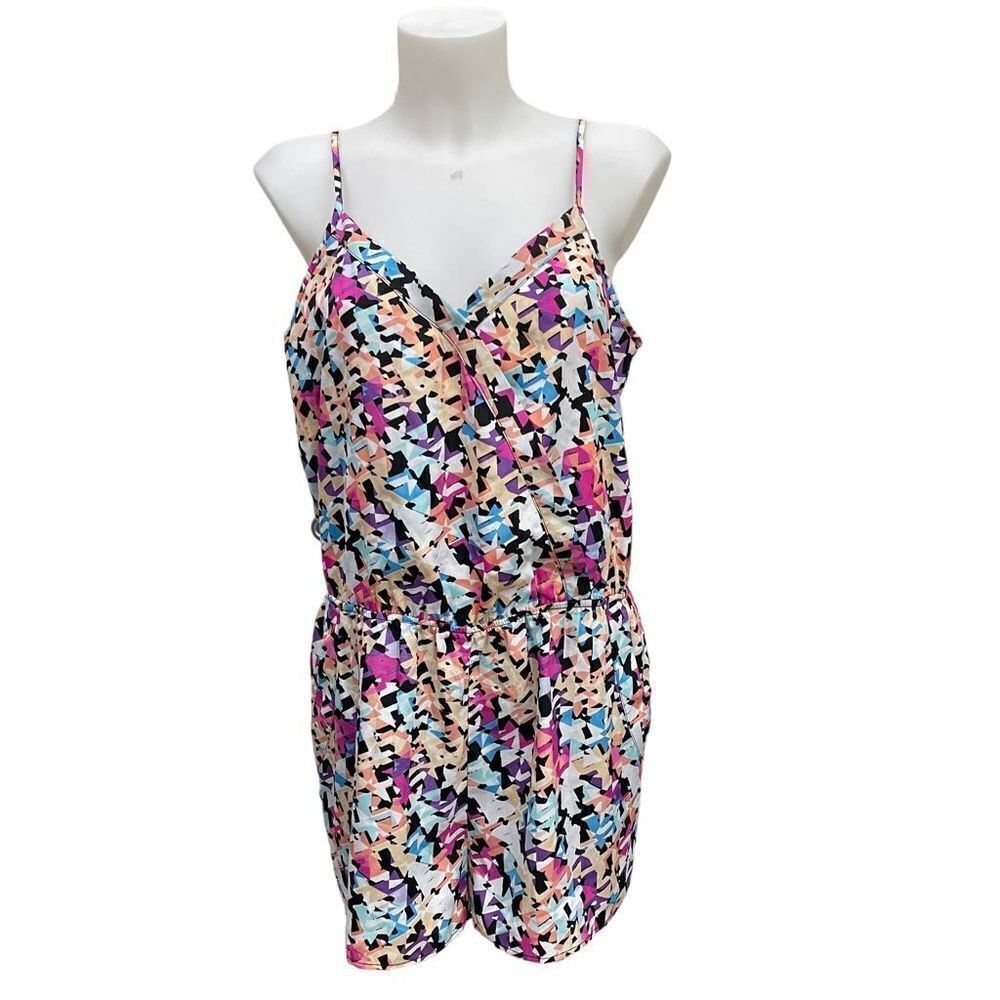 OLIVE + OAK Summer Sangria Geometric Print Romper Shorts, Surplice neckline sz L